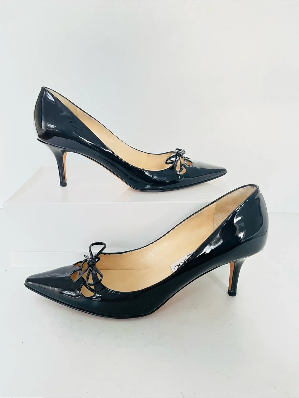 Jimmy Choo black patent leather heels with bow 38.5